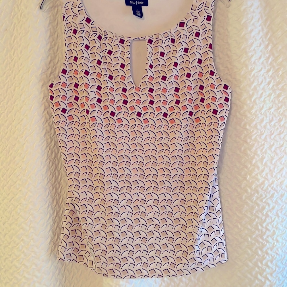 WHBM top-size L. Keyhole neckline, lined.